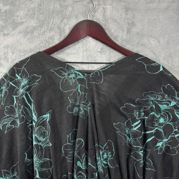 Free People One Dance Black Teal
Floral Print Top Kimono Dolman Sleeve
XS - Picture 11 of 16